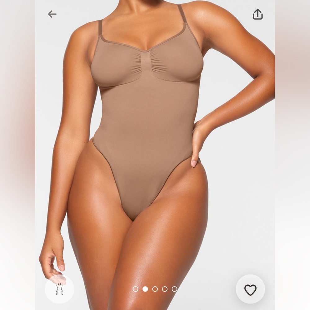SKIMS SEAMLESS SCULPT THONG BODYSUIT SIENNA